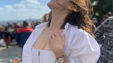 曼城设立京多安卓越贡献纪念石碑